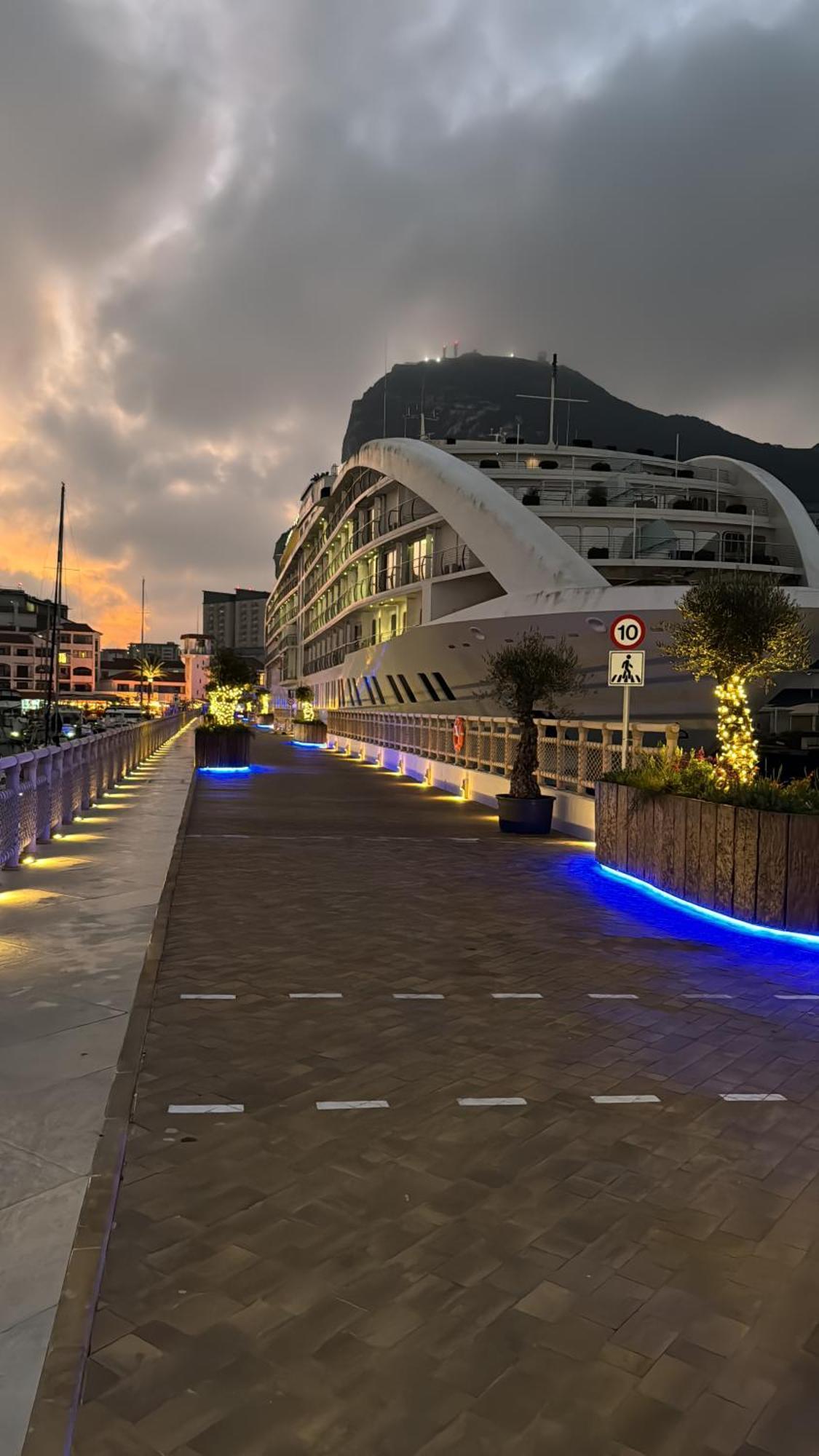 Marina Club Luxury Private Studio With Pool And Incredible Views Gibraltar Exterior photo