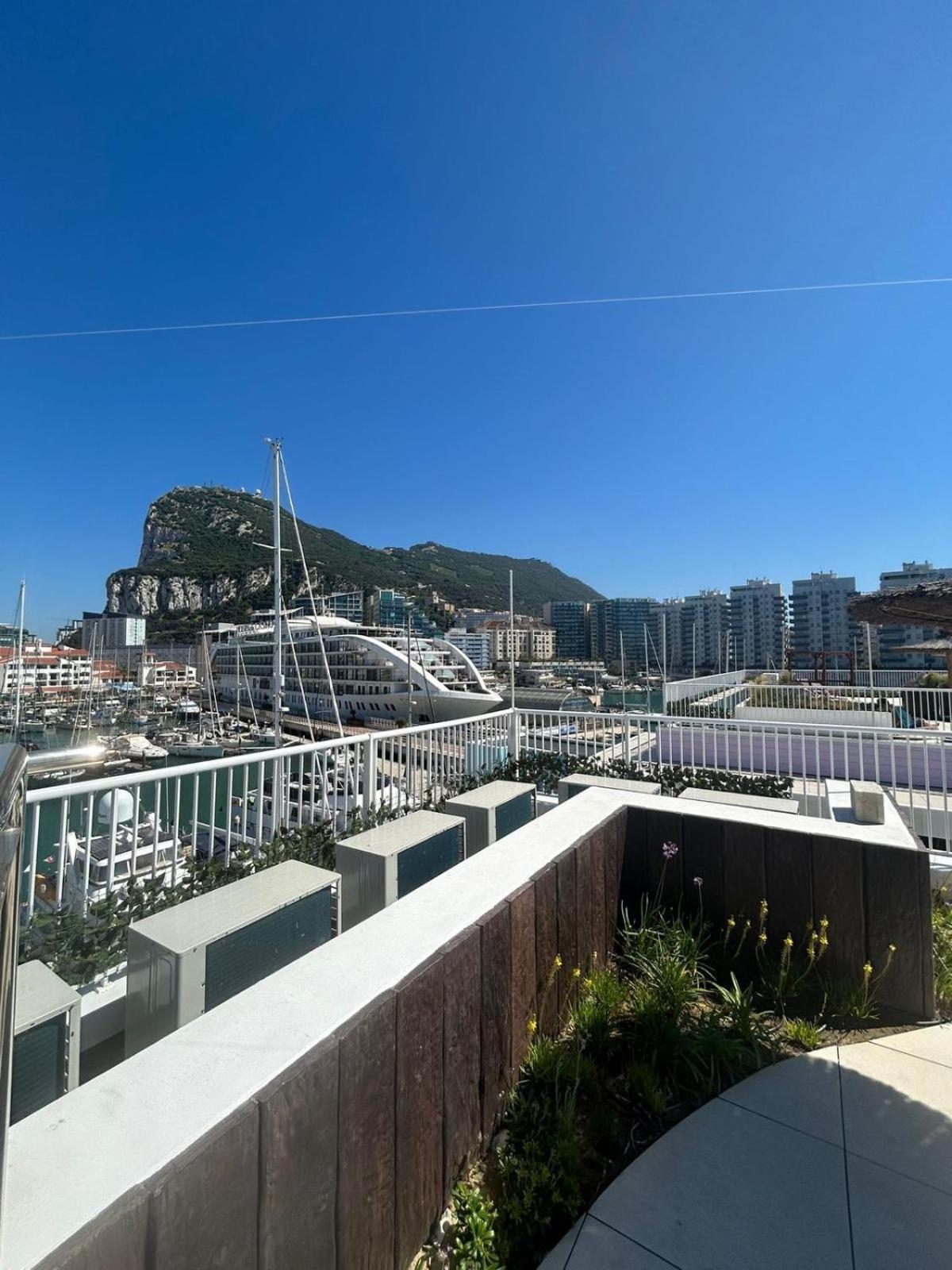 Marina Club Luxury Private Studio With Pool And Incredible Views Gibraltar Exterior photo